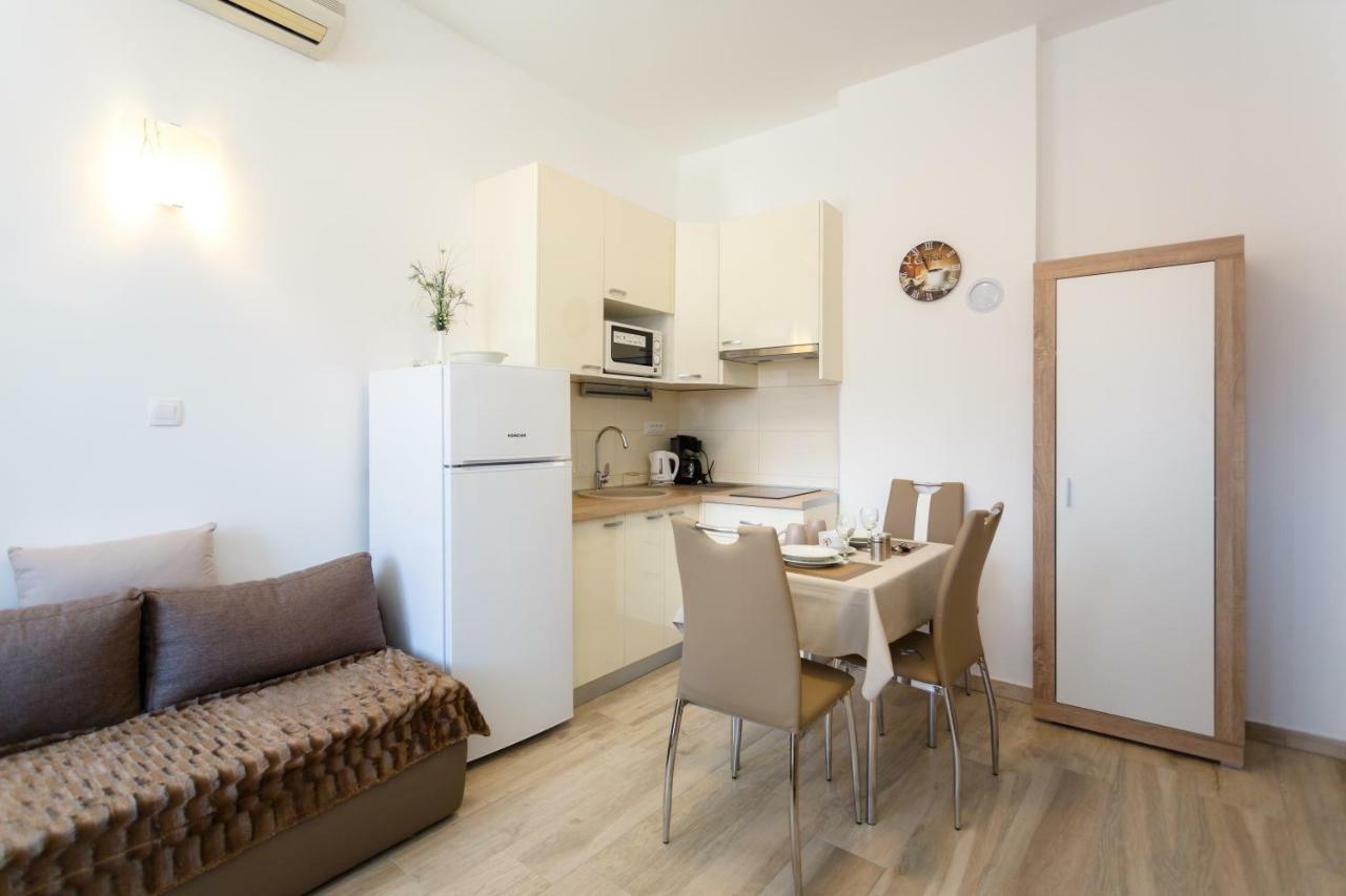 Apartment Rosemary 24 Krk Town Exterior photo